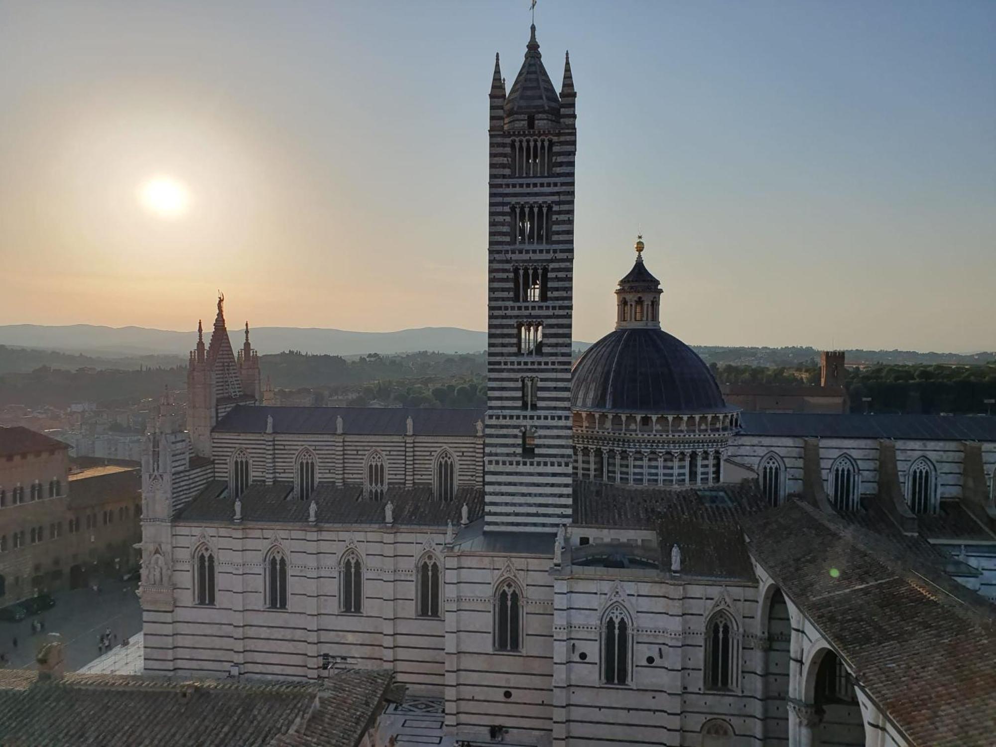 Loft Vicolo Di Vallepiatta 2 Min Piazza Del Campo Con Parcheggio Siena Exterior foto